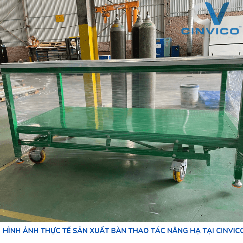 Hình ảnh thực tế sản xuất bàn thao tác nâng hạ chống tĩnh điện Leanpro