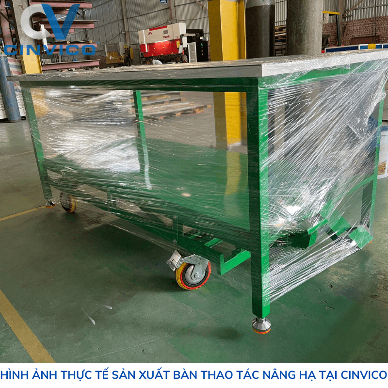 Hình ảnh thực tế sản xuất bàn thao tác nâng hạ chống tĩnh điện Leanpro