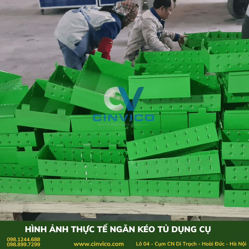 Ngăn kéo của tủ dụng cụ thiết kế nhiều rãnh chia ngăn