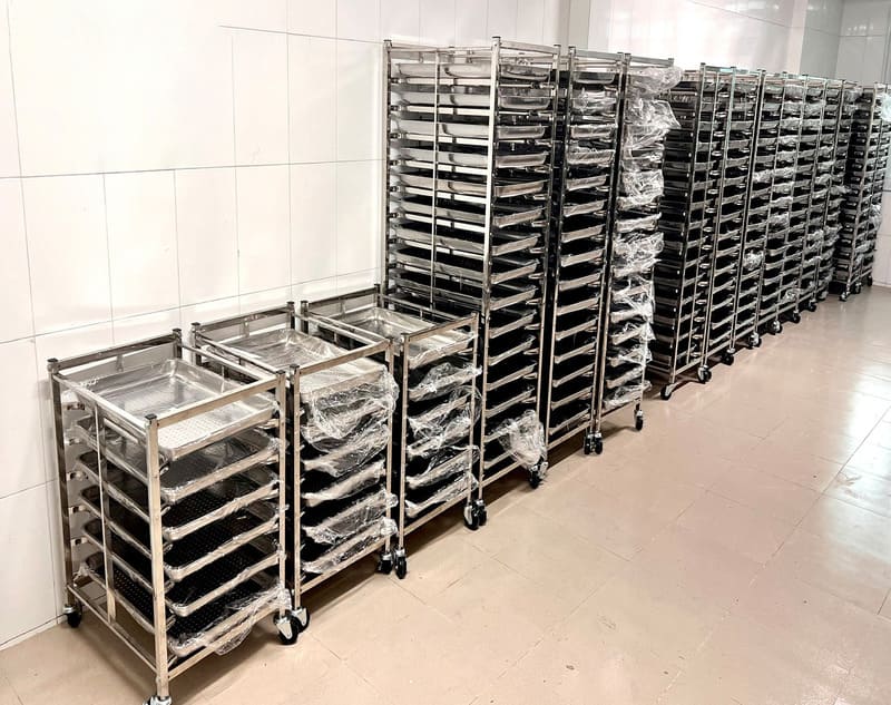 [Góc giải đáp] Xe đẩy hàng Inox hay thép bền hơn?