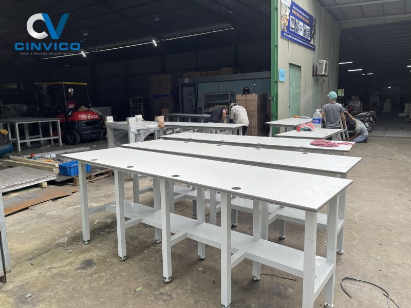 Bàn thao tác nhà xưởng có khả năng chịu tải cao