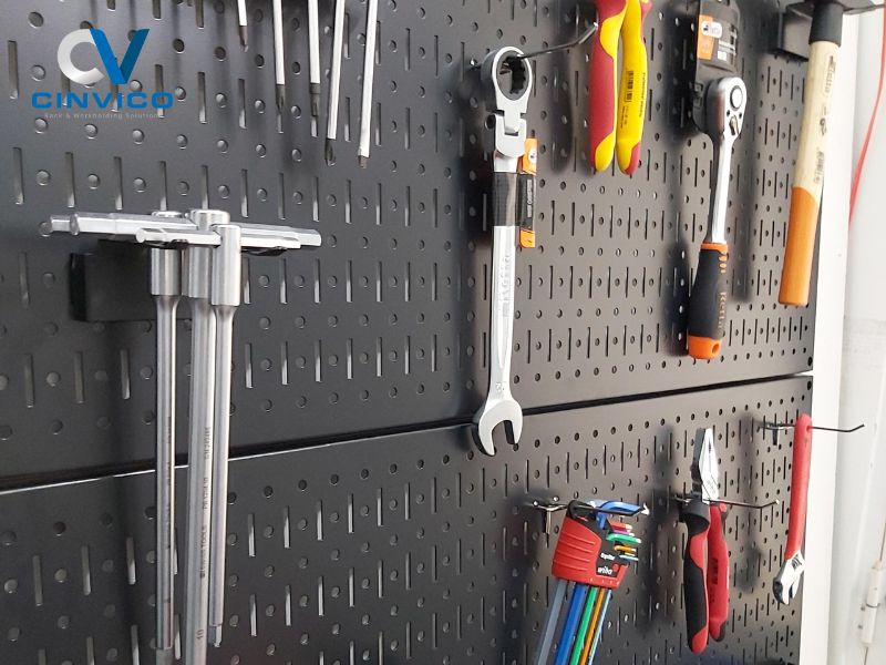 Vách lưới treo dụng cụ là gì?