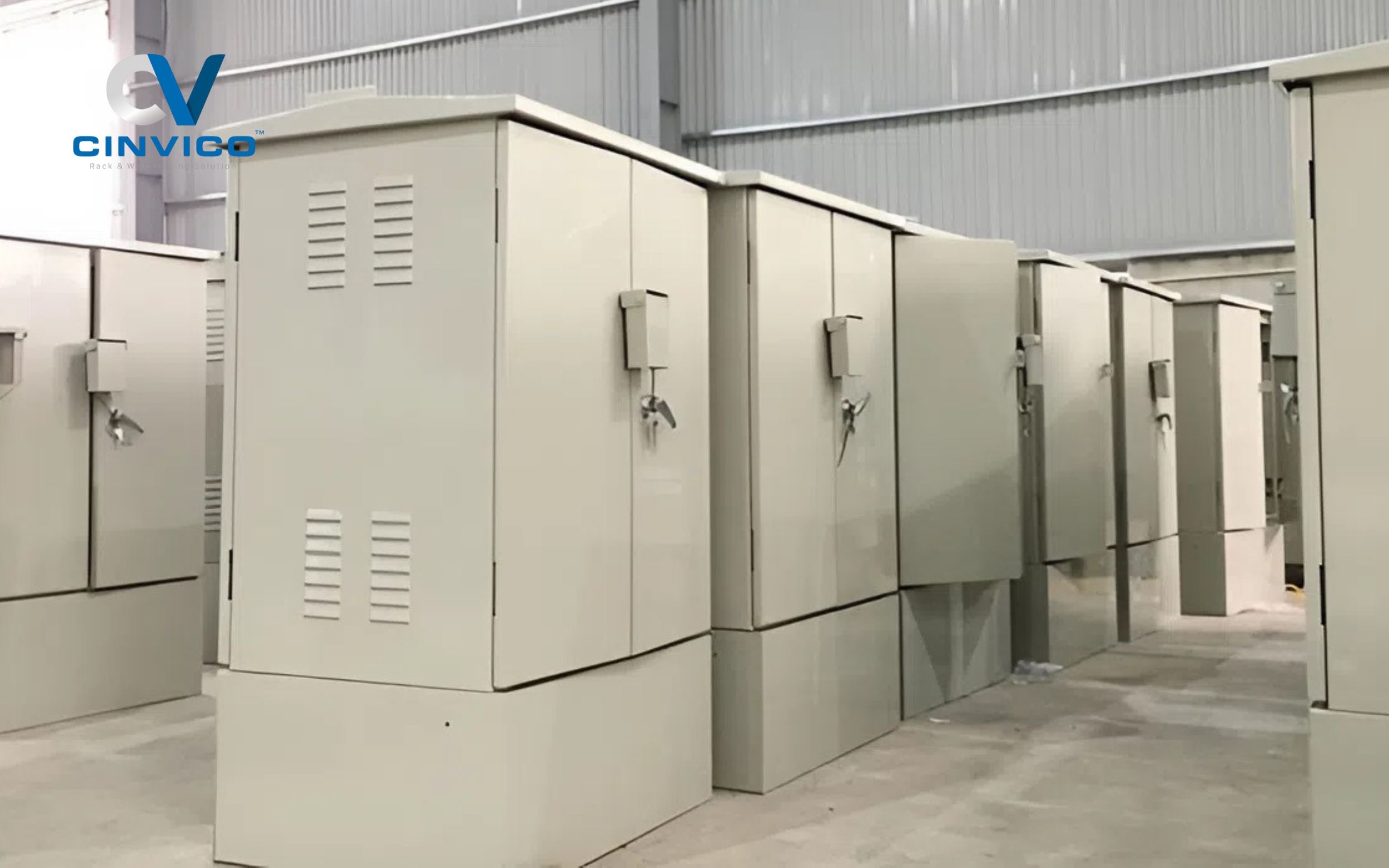 Tủ điện công nghiệp rẻ – Báo giá vỏ tủ, gia công & lắp đặt trọn gói 2025
