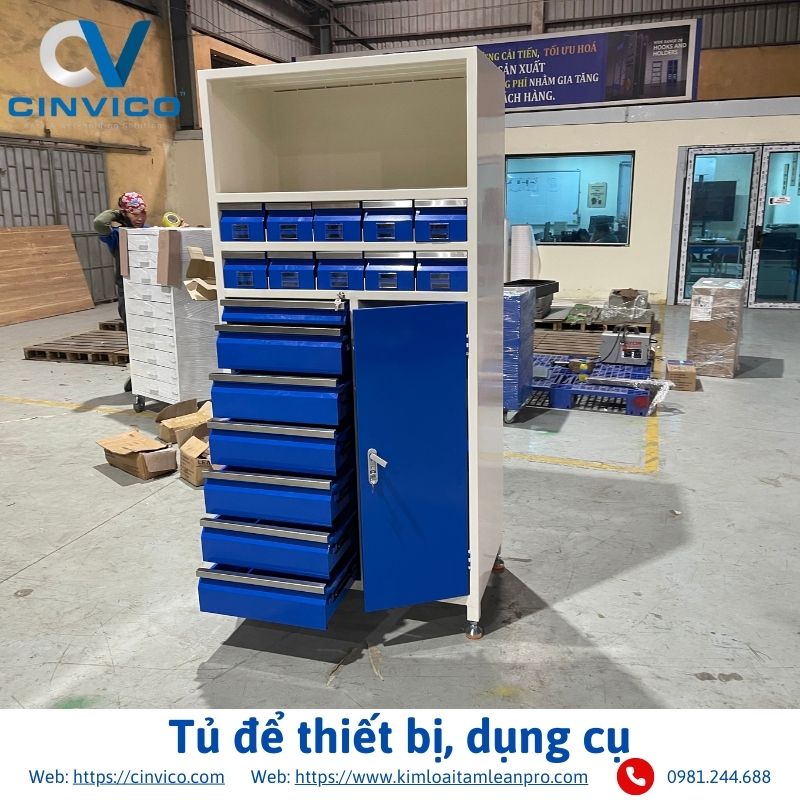 Tủ đựng dụng cụ cơ khí chuẩn công nghiệp cho xưởng sản xuất, gara ô tô. Xưởng Cinvico Hoài Đức sản xuất tủ đồ nghề 5–10 ngăn theo yêu cầu, bảo hành 24 tháng. 